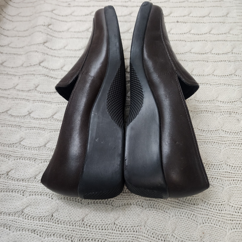 Easy Spirit Women's Dark Brown Loafers - Picture 5 of 9